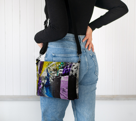 Oeuvre unique abstraite, jaune, noir, mauve, bleu, blanc. Émergence sac en cuir végan conçu au Québec 